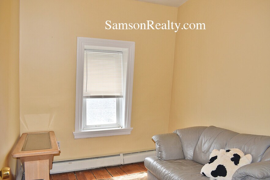 Building Photo - 157 Ives St