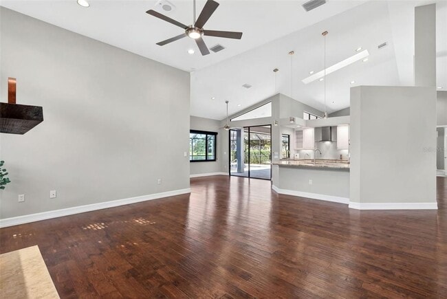 Building Photo - 8455 Woodbriar Dr