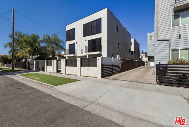 Building Photo - 14165 Erwin St