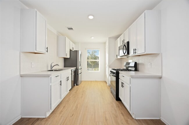 Building Photo - 5031 Hurston Pk Trl