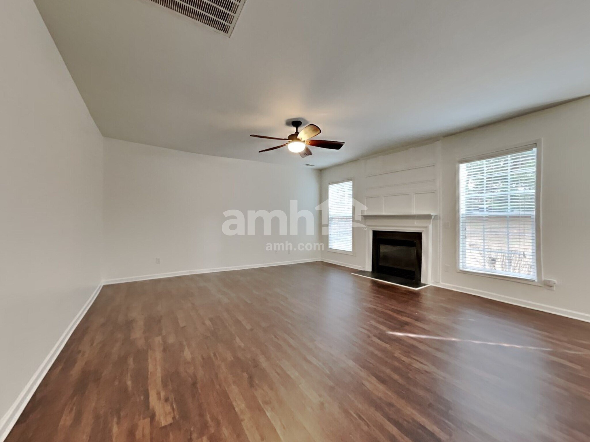 Building Photo - 111 Meandering Way Ln