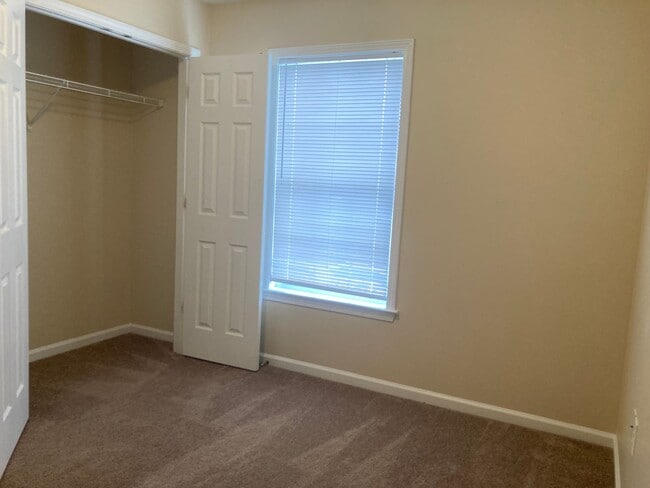 Building Photo - 109 Kestrel Ct