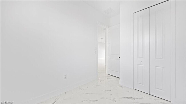 Building Photo - 1009 NE 15th Ln