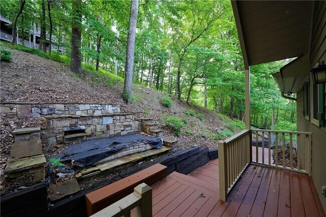 Building Photo - 127 Columbine Dr