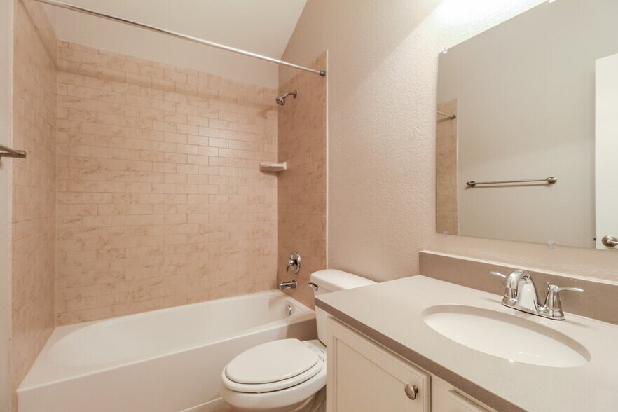 Building Photo - 1813 Cedar Wood Trail