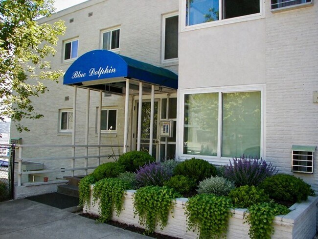 Building Photo - Shorelands Apartments