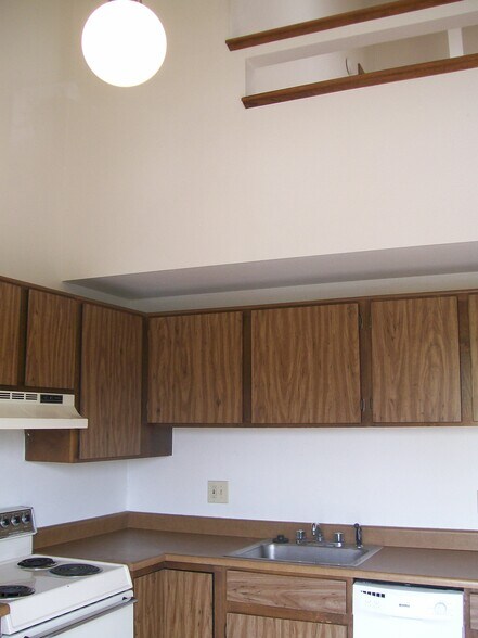 Building Photo - 4501 Boardwalk Dr