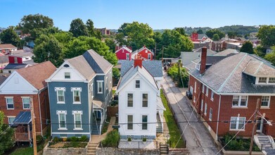 Building Photo - 835 Isabella St