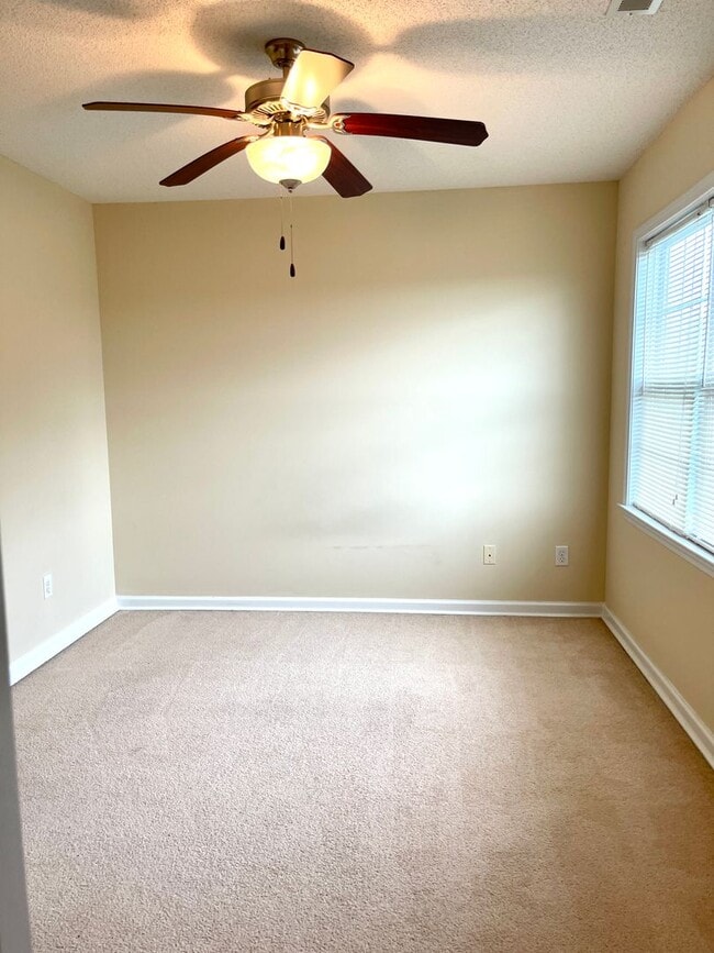 Building Photo - Charming 2BR Townhome Minutes from Hwy 172 Back Gate
