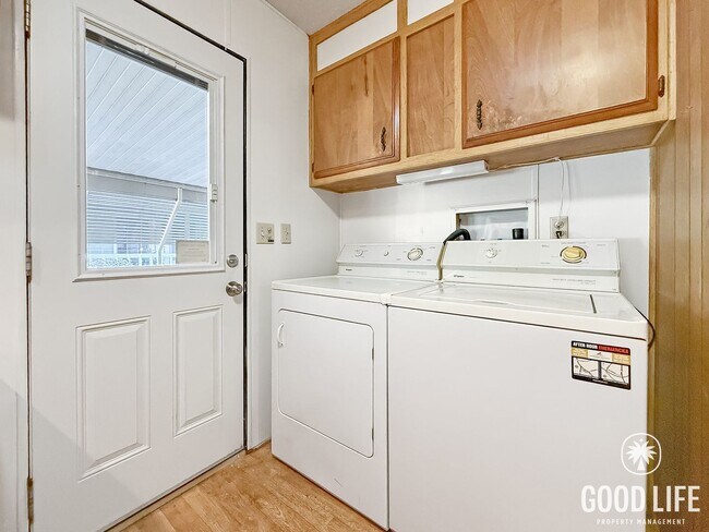 Building Photo - Beautiful 2B/2BA 55+ Community Home w/ AC, Parking, W/D, and Community Amenities!