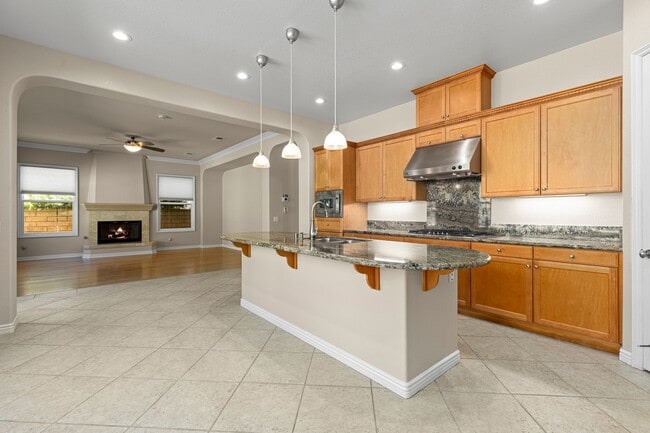 Building Photo - Elegant 5-Bedroom Carmel Valley Home with ...