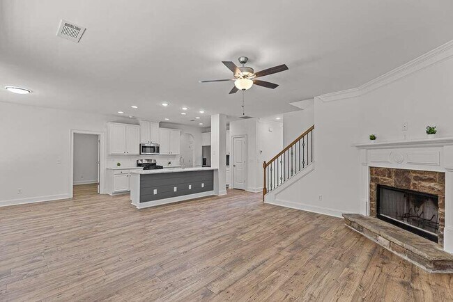 Building Photo - 3206 Montauk Hill Dr