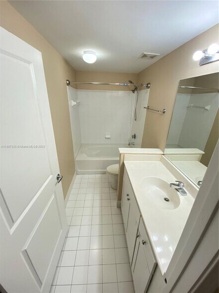 Building Photo - 5900 W Sample Rd