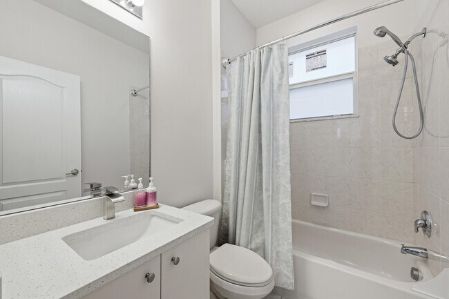 Building Photo - 5601 Spanish River Rd