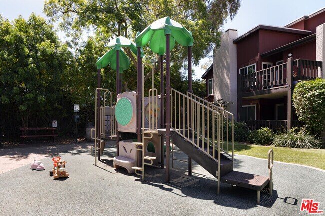 Building Photo - 5045 Maytime Ln
