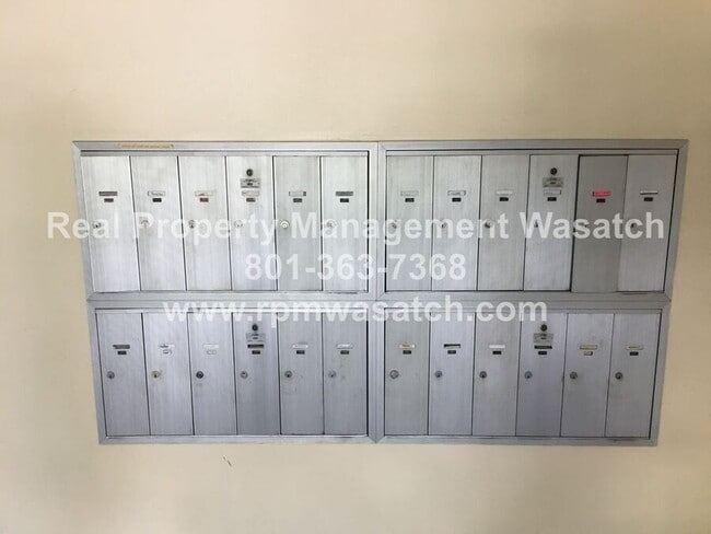 Building Photo - 110 800 E