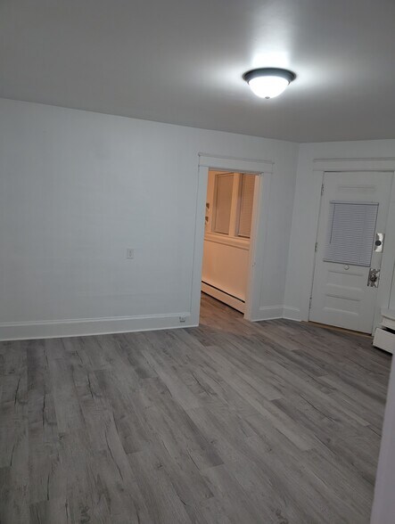 Building Photo - 157 School St