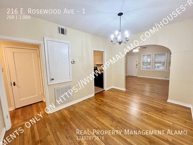 Building Photo - 216 E Rosewood Ave