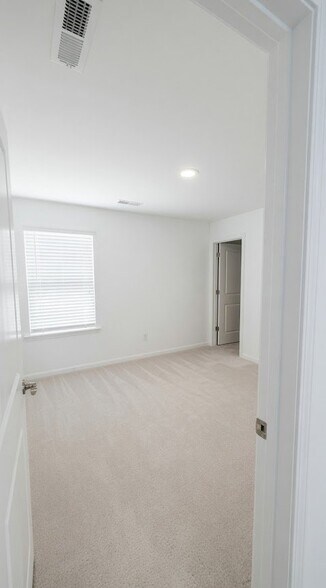 Building Photo - 5531 Hydrangea St