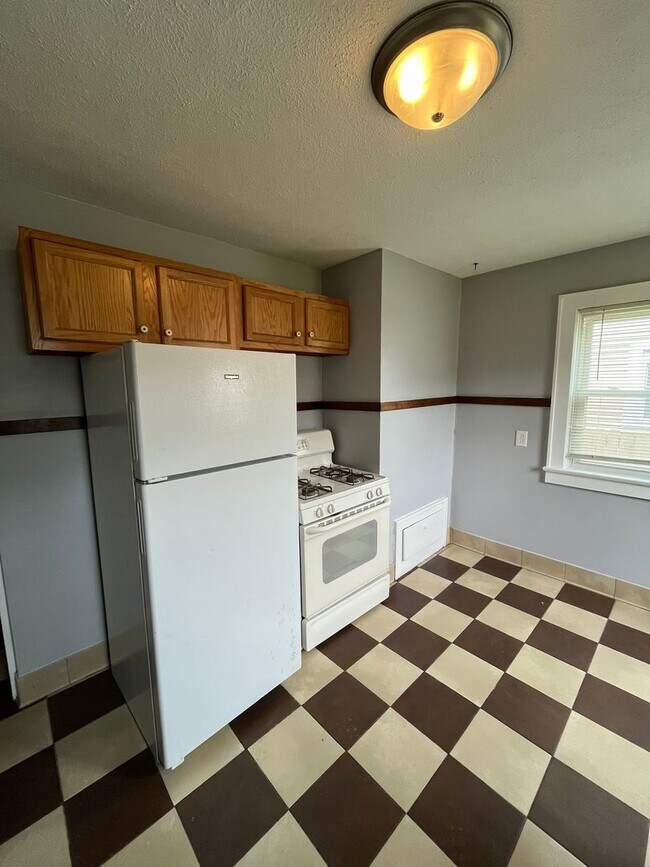 Building Photo - 452-454-454 S Huron Ave