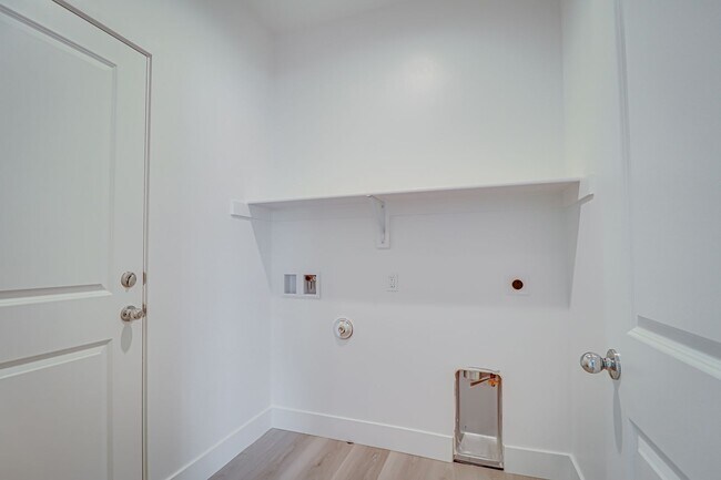 Building Photo - 5216 Hawkwatch Ln