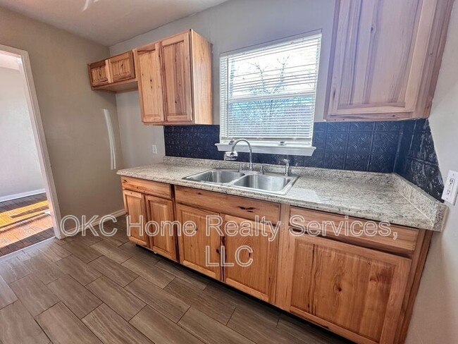 Building Photo - 312 Bolton Pl