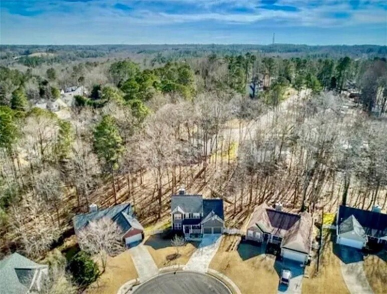 Building Photo - 5706 Amberside Ln NE