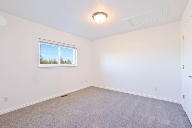 Building Photo - 602 Trejo St