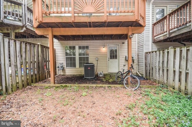 Building Photo - 3003 Gatehouse Ct