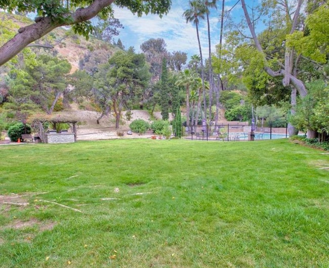 Building Photo - 6416 Friars Rd