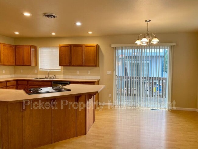 Building Photo - 1118 Park Ave