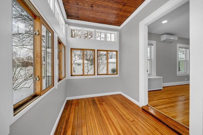 Building Photo - 26 Richardson Ave