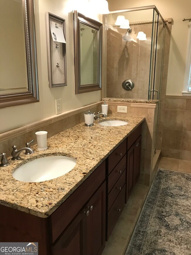 Building Photo - 1031 Simonton Dr