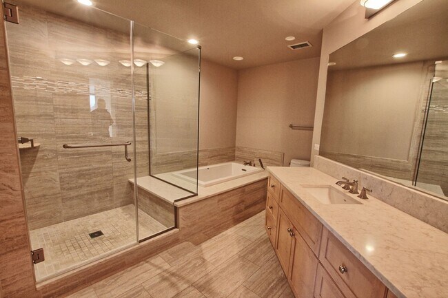 Building Photo - 2400 E Cherry Creek S Dr