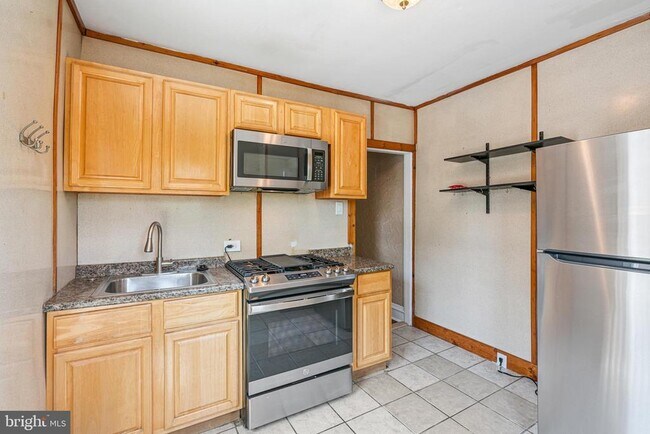 Building Photo - 206 Ripka St