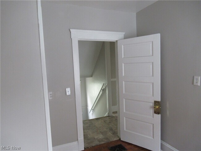 Building Photo - 2080 Halstead Ave