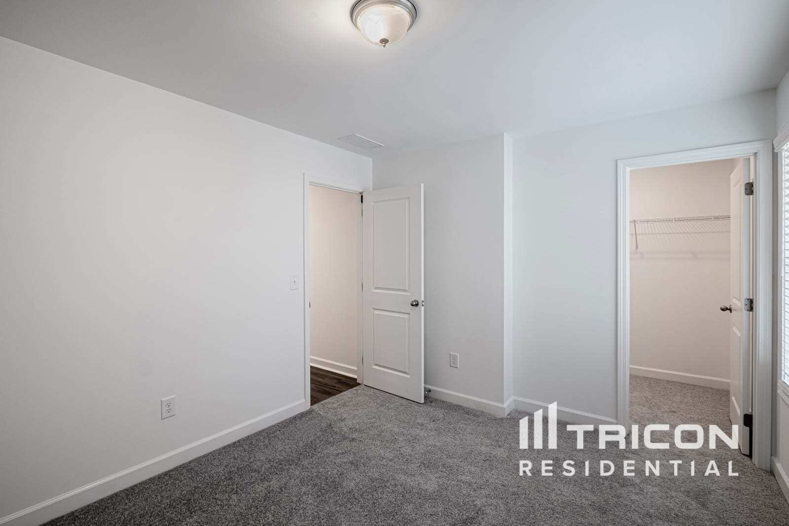 Building Photo - 174 E Rdg Wy