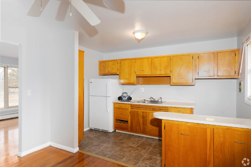 Building Photo - 14 Revere Dr