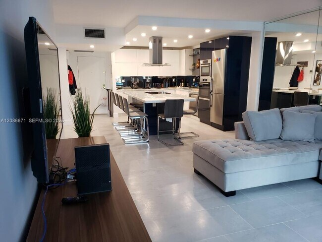 Building Photo - 2301 Collins Ave