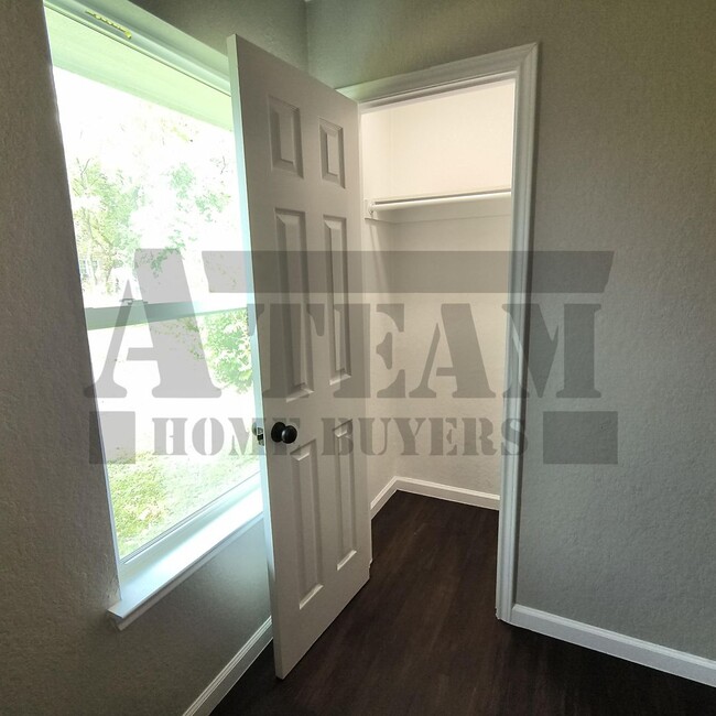 Building Photo - Beautiful 2 Bedroom 1 Bathroom for rent in Kaufman!