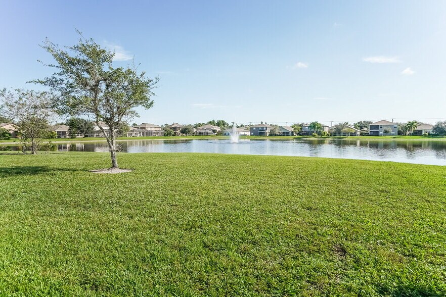 Building Photo - 11341 Lake Cypress Loop