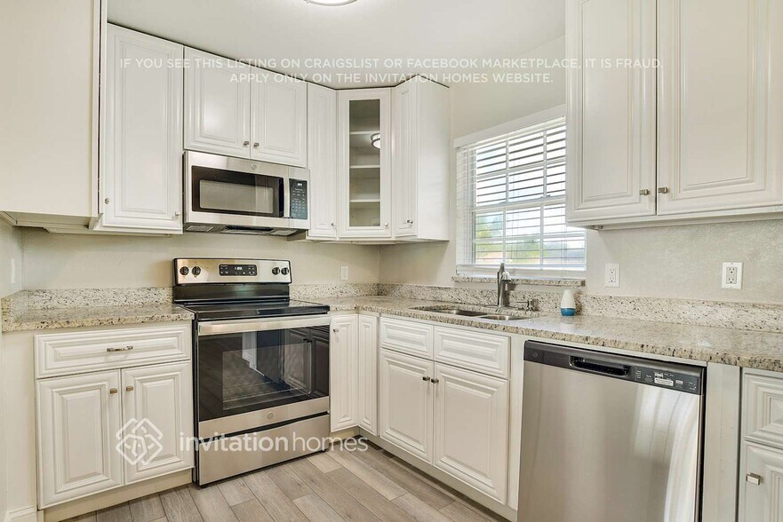 Building Photo - 8209 Sarnow Dr