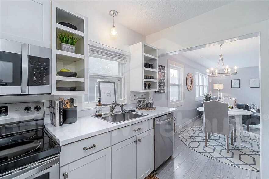 Building Photo - 737 28th St