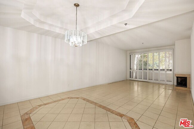 Building Photo - 2122 Century Park Ln