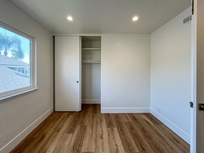 Building Photo - 5281 Tattershall Ave
