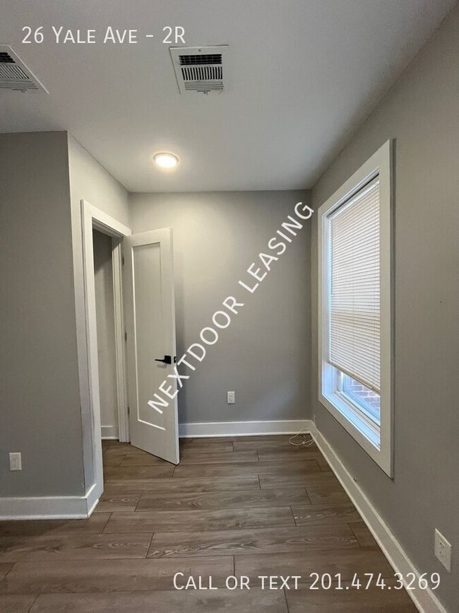 Building Photo - 26 Yale Ave