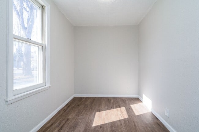 Building Photo - One Bedroom, One Bathroom Single Family Home