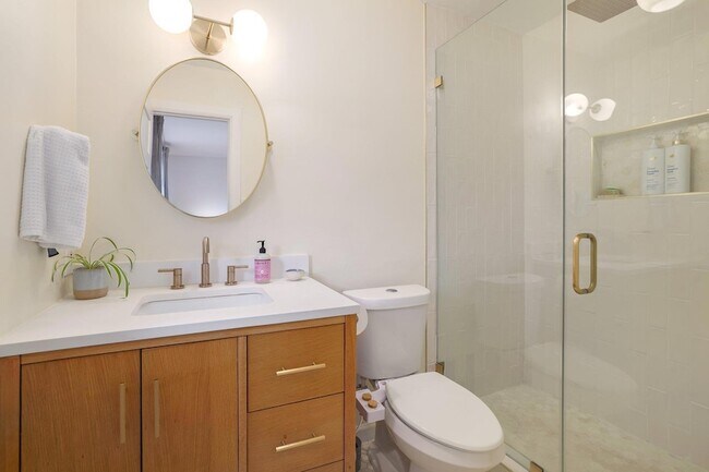 Building Photo - 6701 Lancret Hill Dr