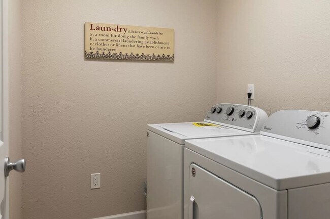 Building Photo - Immediate Occupancy Available