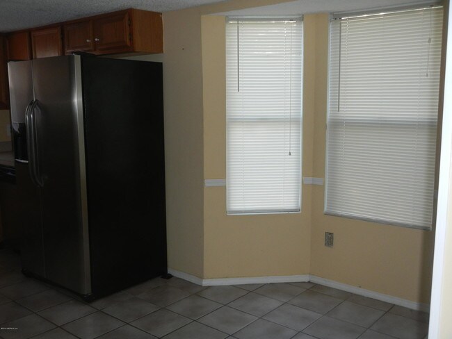 Building Photo - 517 Tuxedo Ct